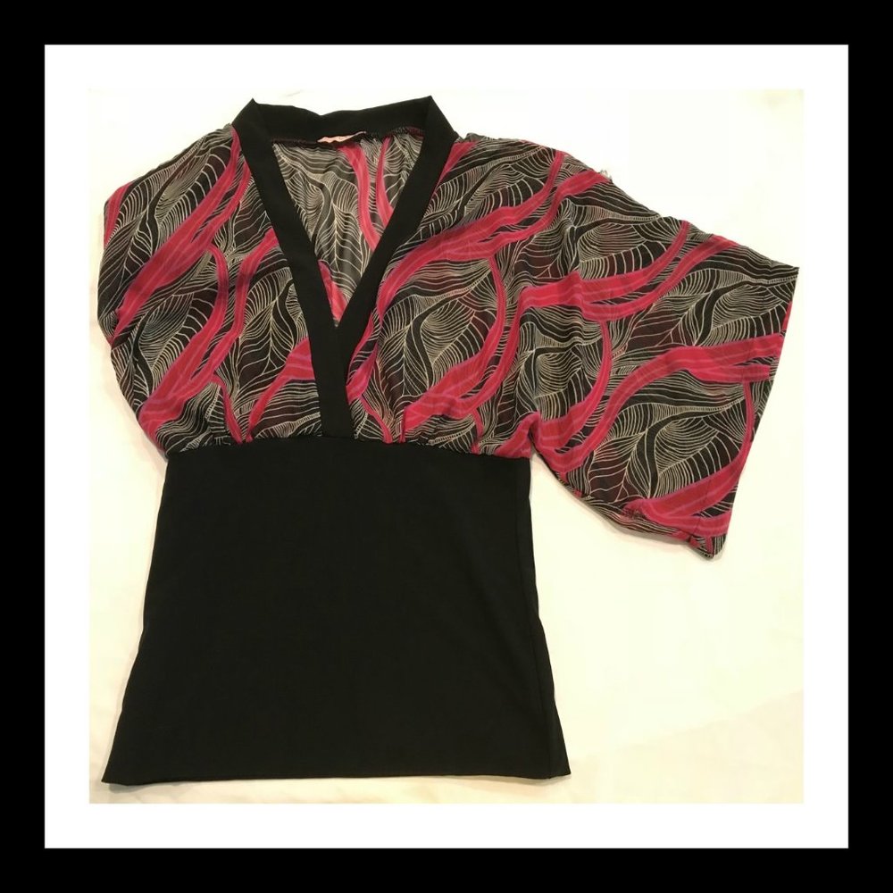 V-Neck Pink Pattern Top